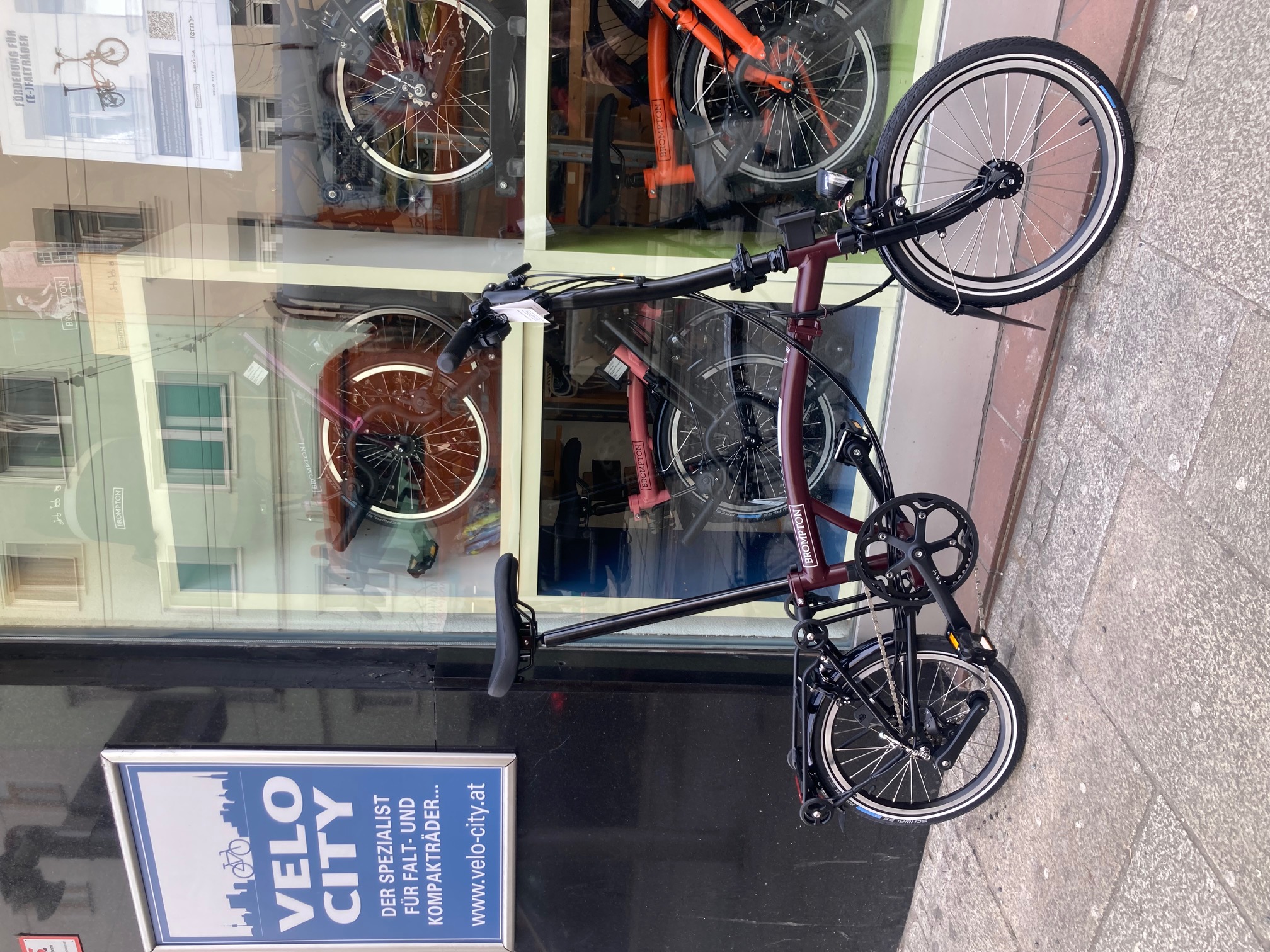 Brompton C-Line red plum/black